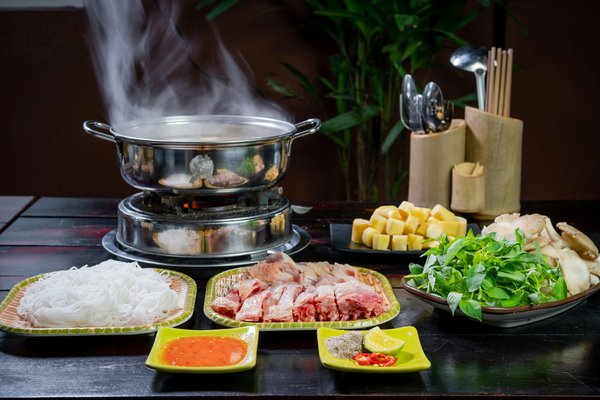 Unlimited hot pot bliss: a feast at FeiEr Cottage